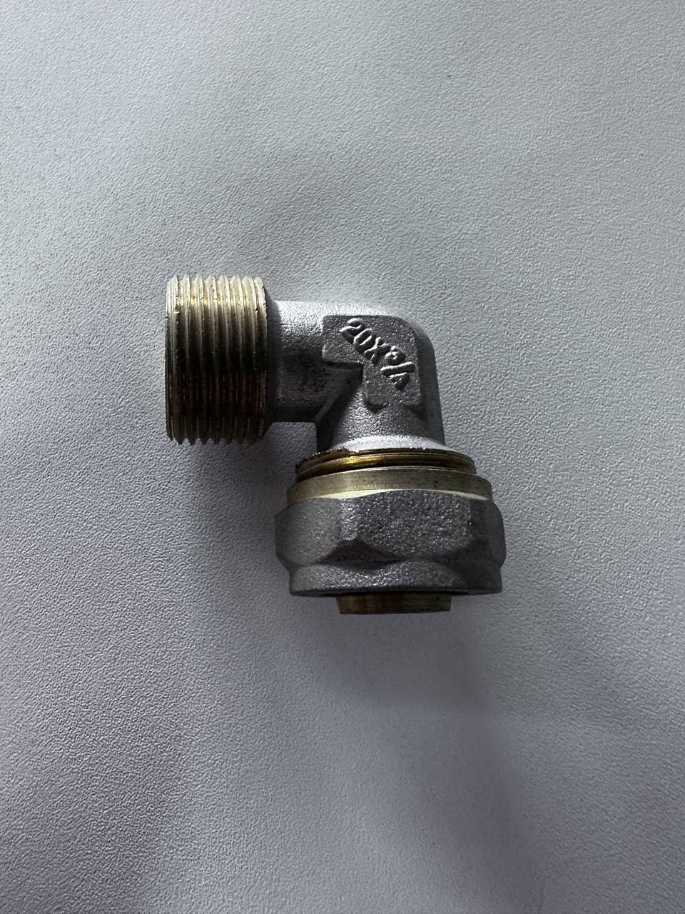 Угол Металлопласт комби 20*3/4 Нр