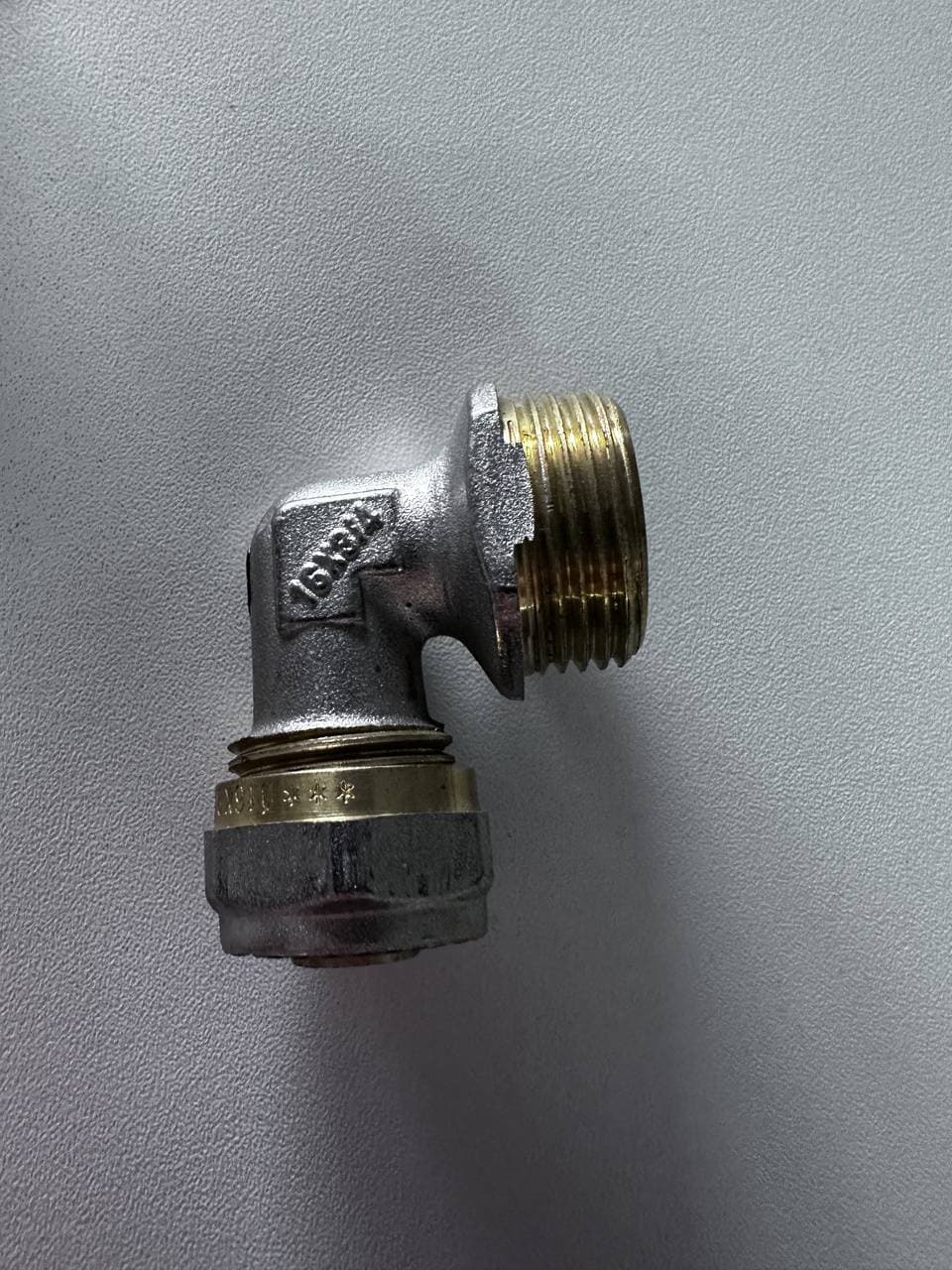 Угол Металлопласт комби 16*3/4 Нр